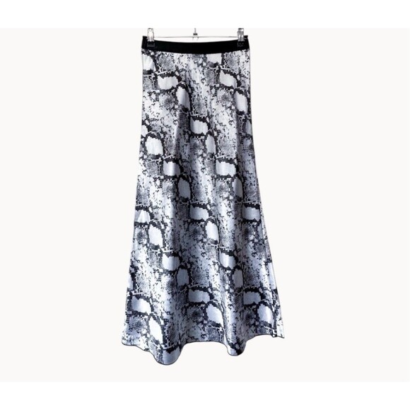 Victoria's Secret PINK Satin Skirt Snake Skin Color Size M - Picture 3 of 10